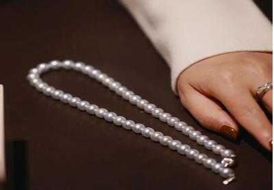 日本akoya海水珍珠项链，可以送给母亲的新年礼物。